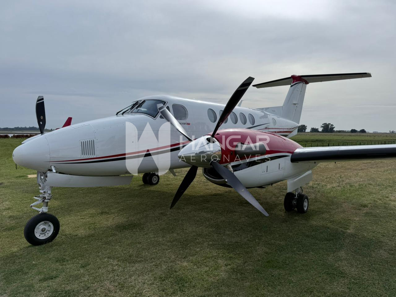 King air 250 foto 1